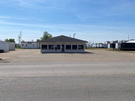 Retail space for Sale at 535-551 Daybrite Drive in Tupelo