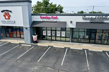 Retail space for Rent at 558 E Harrison St in Republic