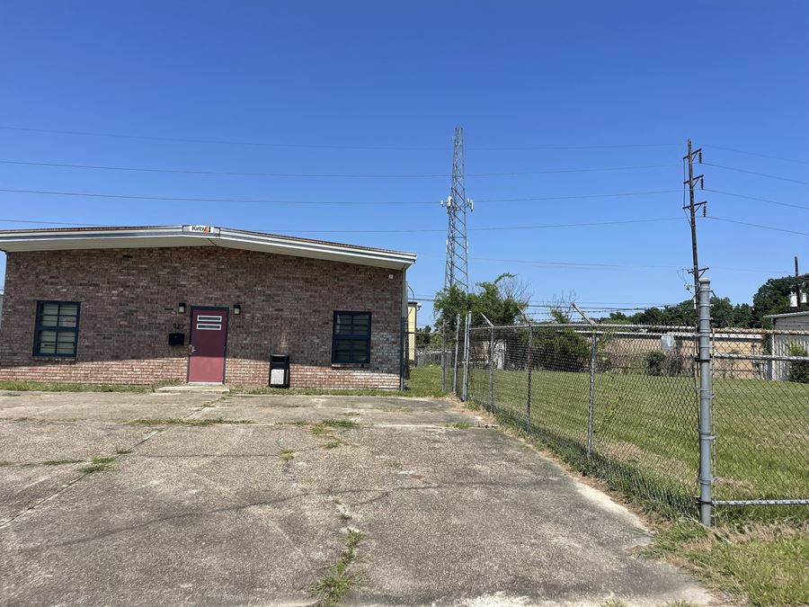 +/- 2,100 SF Office/Warehouse. + Adjacent Lot (85'x135)