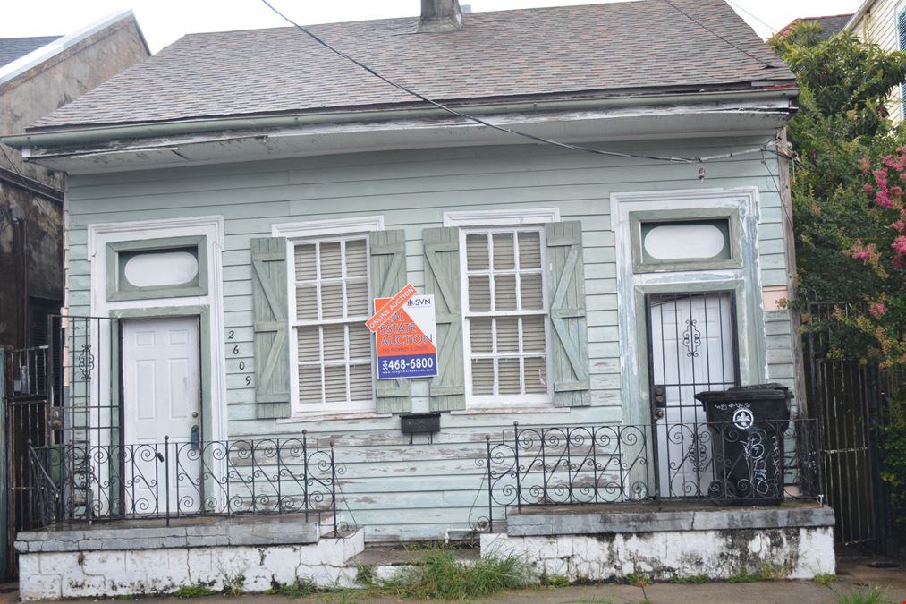 2609 Royal Street