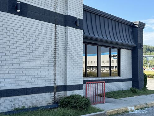 Free Standing Restaurant with Drive Thru