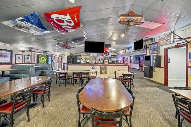 900 W Columbia Dr