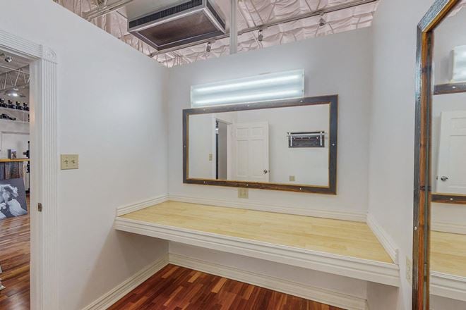Fully Remodeled High Traffic Retail with Showroom & Vault