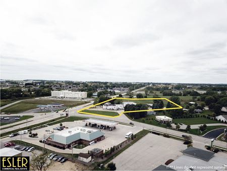 Photo of commercial space at 1701 N Casaloma Dr in Appleton