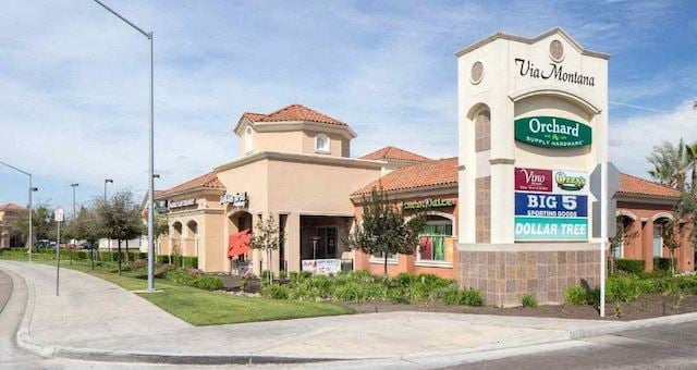Retail space for Rent at 1504 E. Champlain Dr. in Fresno