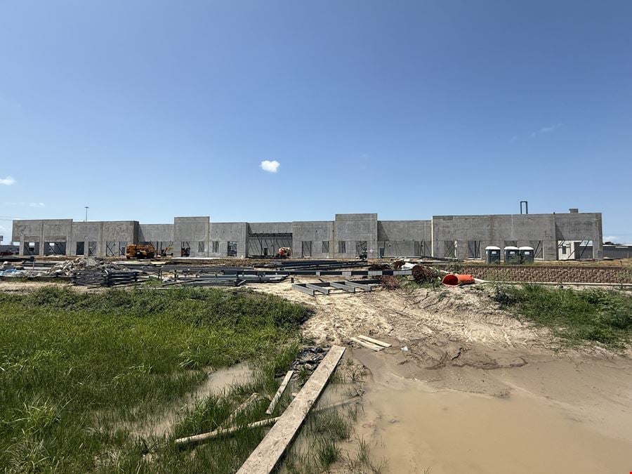 Parkway Medical Plaza - Corner of Gulf Freeway and 96 League City Parkway