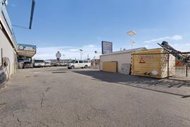 OWNER FINANCING AUTO WAREHOUSE WITH FF&E INCLUDED