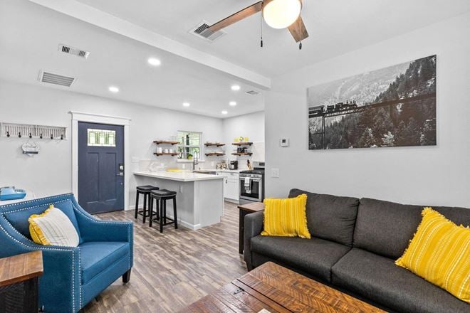 404 3rd Street (Waco)