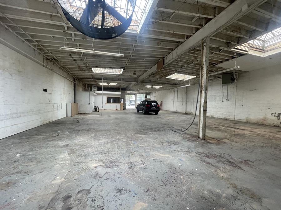 42-12 35th Ave