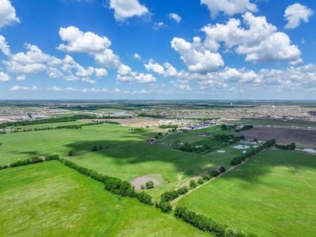 Photo of commercial space at 5293 County Road 2515 in Royse City