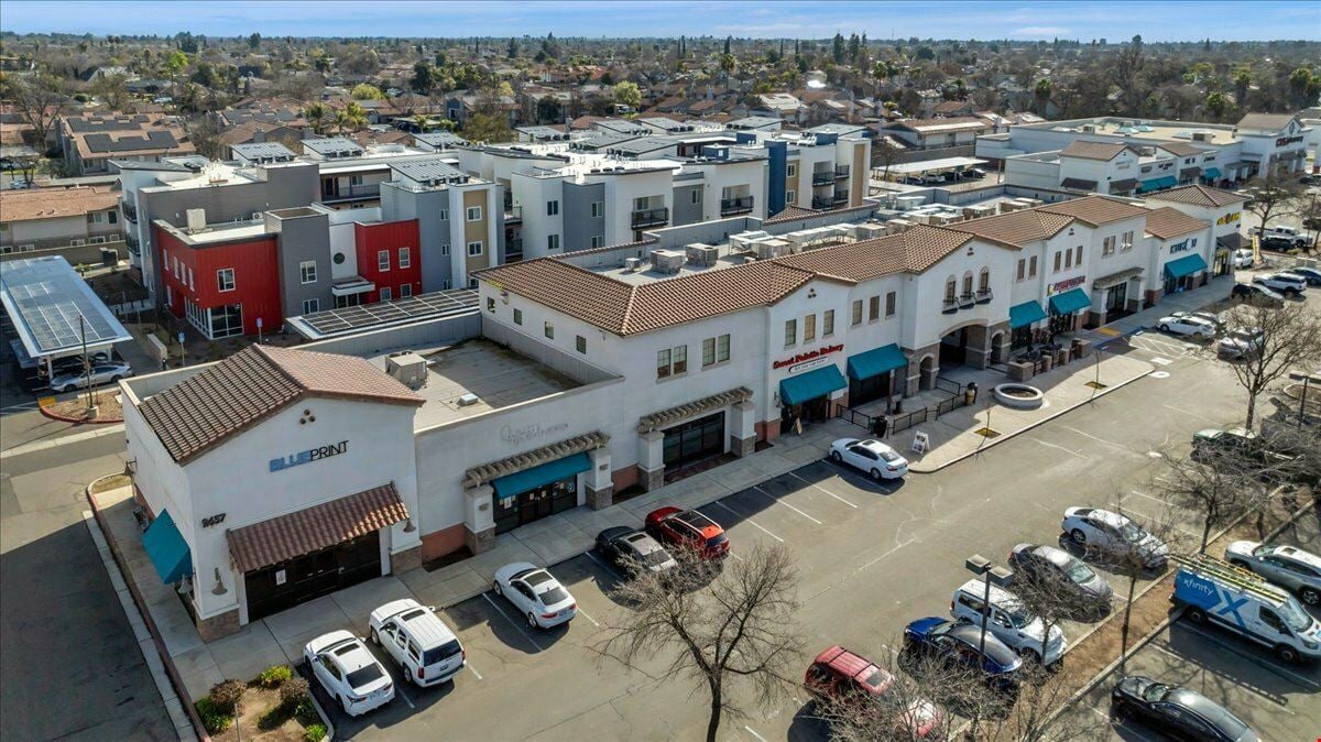 Fargo Crossing Shopping Center: Prime Retail/Office Spaces