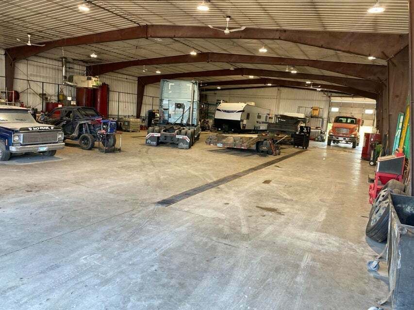 Moorhead 8330 SF Shop