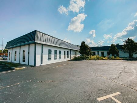 7,949 SF Retail/Office Space For Sale or For Lease on South Glenstone - Springfield