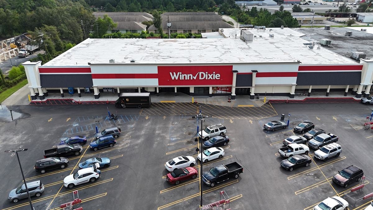 Two Retail Spaces in Winn Dixie Anchored Shopping Center