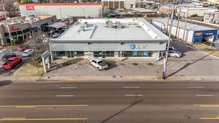 Retail space for Rent at 4938 Poplar Ave in Memphis
