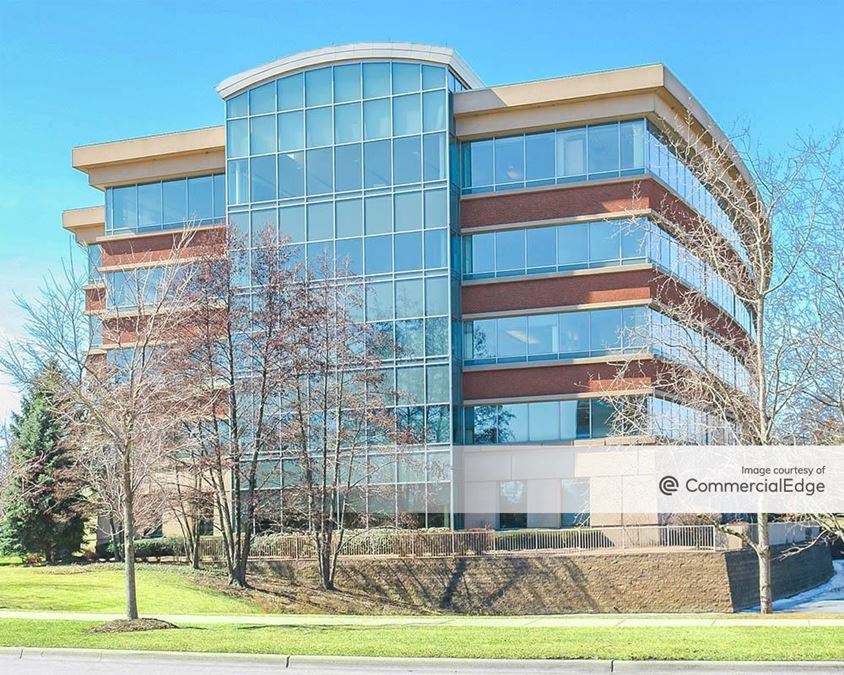 Millbrook Business Center II 485 East Half Day Road, Lincolnshire, IL