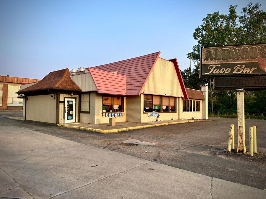 Retail Restaurant / Redevelopment Site in Lansing Near I-96