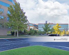 Quail Springs Parkway Plaza