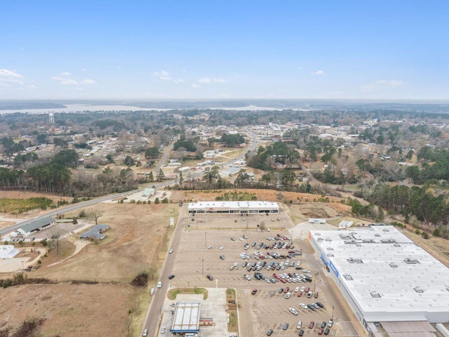 Farmerville, Louisiana - Eagle Plaza
