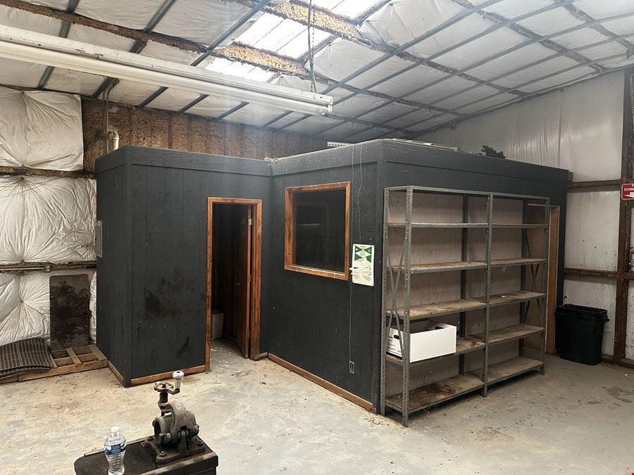 6,232 SF Shop/Office Space on 0.4 Acres