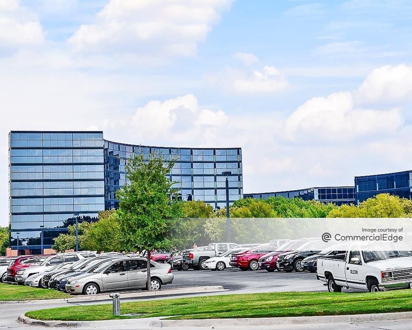 Alcon Laboratories Office Towers 6201 South Fwy, Fort Worth, TX