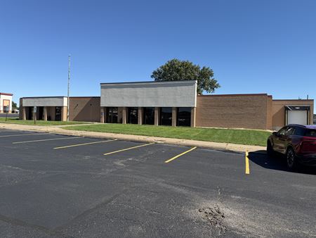 Office space for Rent at 902 E Kimberly Rd, 51 in Davenport
