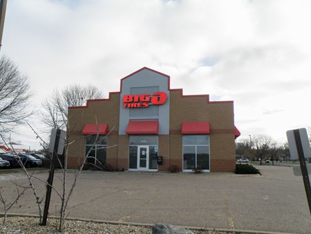 Retail space for Rent at 1470 Clinton Ln in Northfield