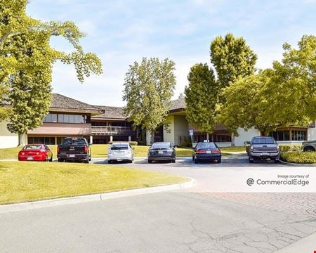 Office space for Rent at 5500 Ming Avenue in Bakersfield