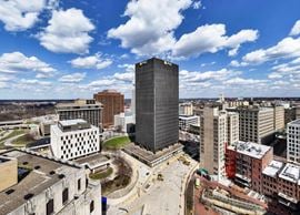 1 Cascade Plaza