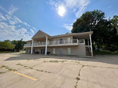 4370 N Oak Trafficway - Kansas City