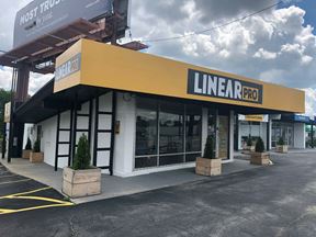 Retail Space in Aurora for Lease
