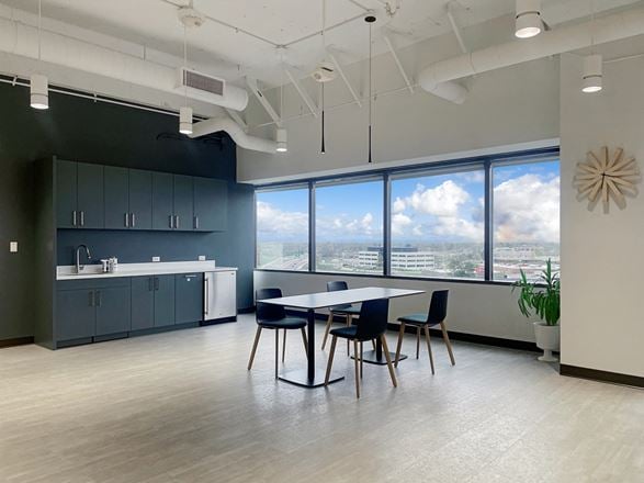 Regus - Westmont - Oakmont Plaza Drive