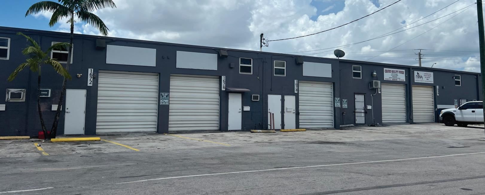 1644 W 31st Place