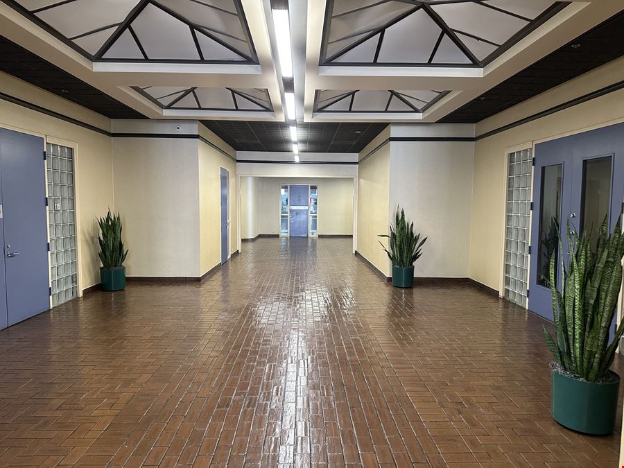 Executive Suite in Urban Style Office Downtown SRQ