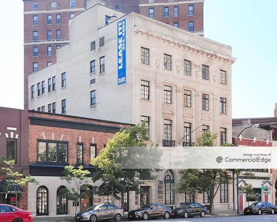 Plaza Suites - 70 Niagara Street