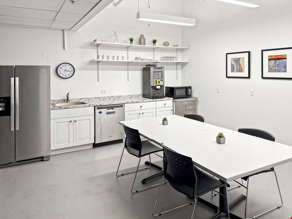 Regus - Westwood - University Ave