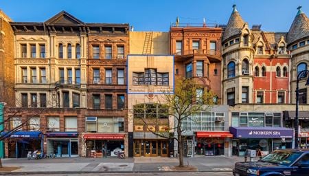 Retail space for Rent at 143 West 72nd Street in New York