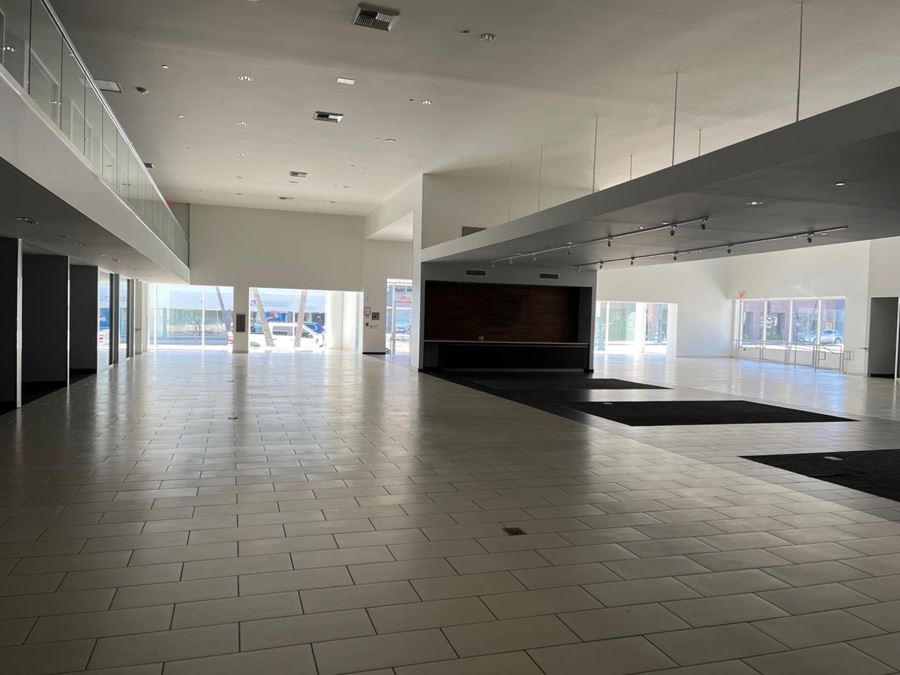 8825 Wilshire Blvd