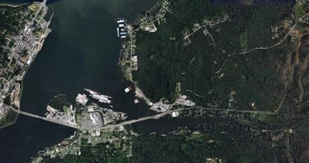 Photo of commercial space at 360 Signal Point Road in Guntersville