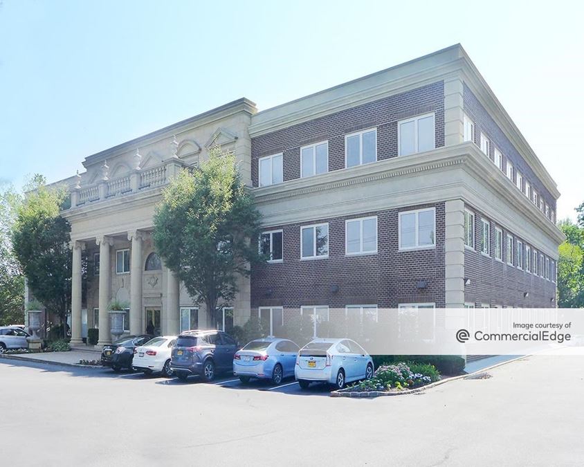 390 North Broadway, Jericho, NY 11753