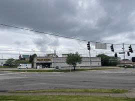 10,488 SF Retail Building – For Sale or Lease