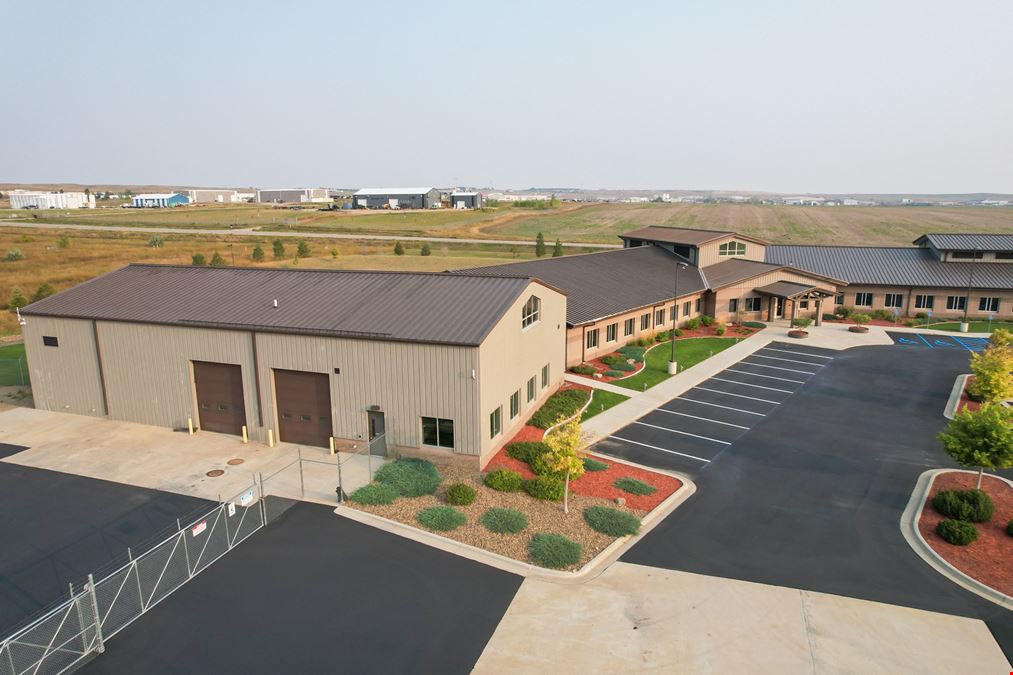 ±17,000 SF Office Space & Yard | Williston ND