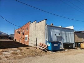 318 Locust St NE