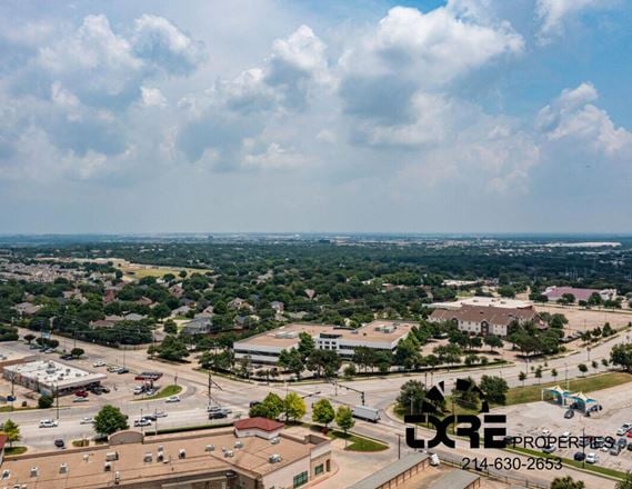 1701 East Lamar Blvd