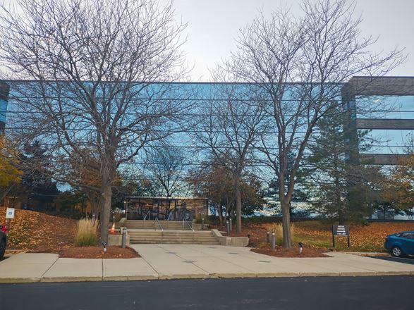 Regus - Brookfield - Water Tower Blvd