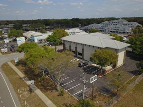 ALT -19 NEWLY RENOVATED ( 2020)  RETAIL/OFFICE BUILDING FOR LEASE WITH DRIVE THROUGH - Palm Harbor