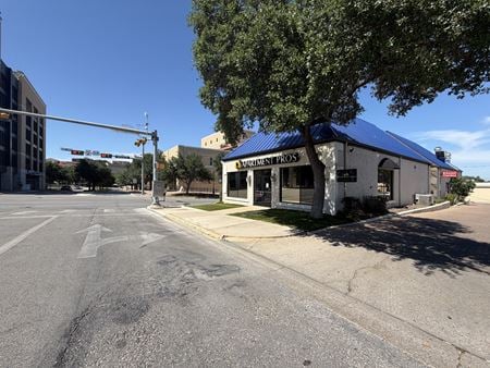 Retail space for Rent at 302 University Dr in San Marcos