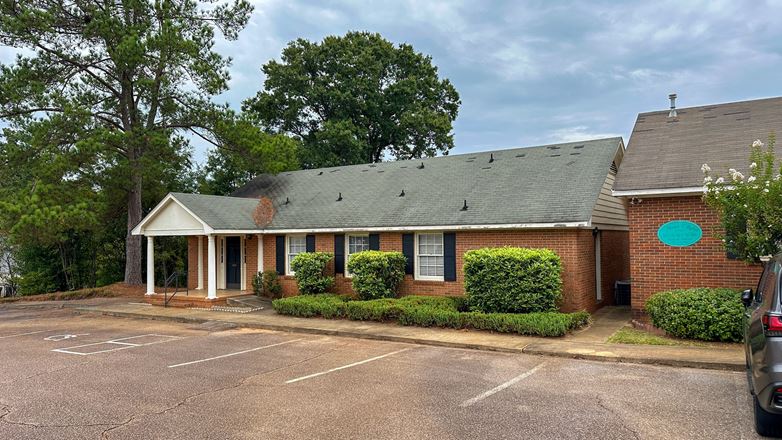 Retail space for Rent at 1014 Northwood Road in Augusta