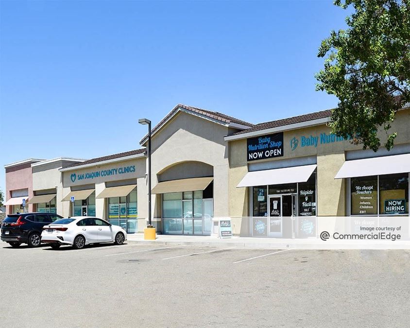 Spreckels Park Shopping Center 269273 Spreckels Ave, Manteca, CA