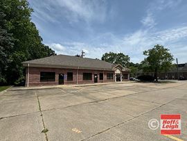 3885-3889 Darrow Rd